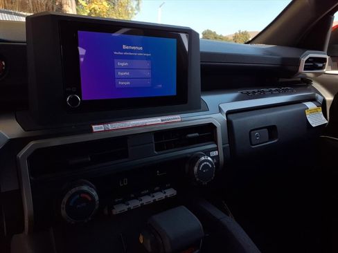 Certified 2025 Toyota Tacoma TRD Off-Road image 14