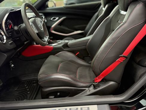 Used 2020 Chevrolet Camaro ZL1 RWD image 18