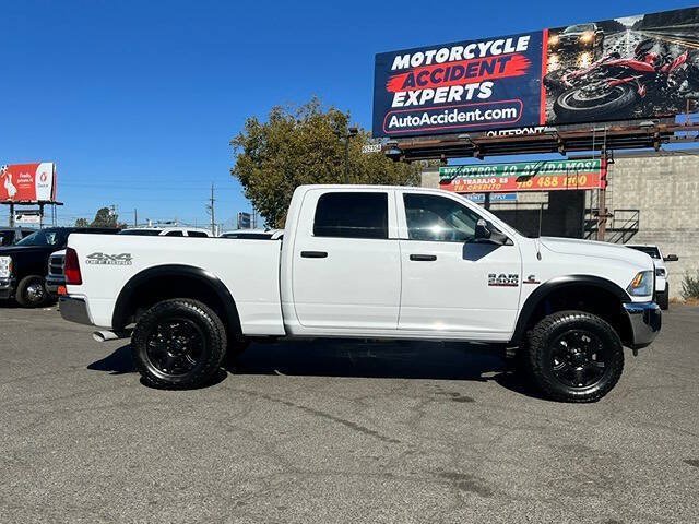 Used 2018 RAM 2500 Tradesman w/ Chrome Appearance Group AWD/4WD image 6