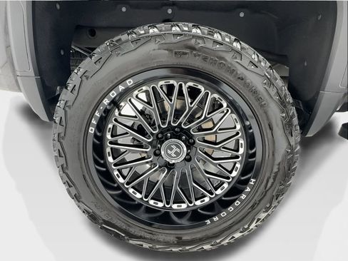 Used 2024 GMC Sierra 1500 SLT image 17