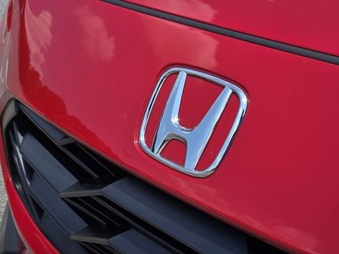 Used 2025 Honda HR-V Sport image 36