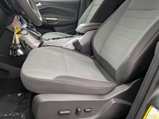 Used 2016 Ford Escape SE w/ Equipment Group 201A FWD image 15