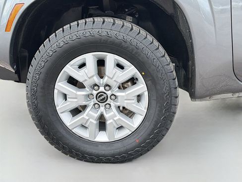 Used 2023 Nissan Frontier SV image 28
