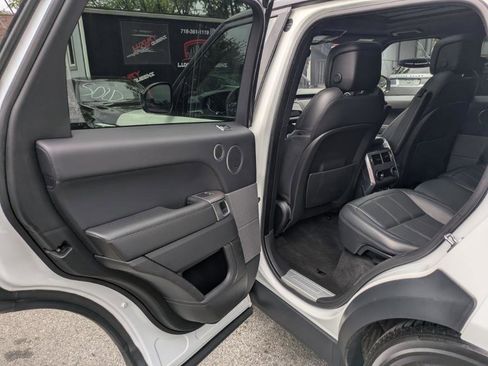 Used 2018 Land Rover Range Rover Sport HSE image 9
