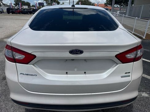 Used 2014 Ford Fusion SE w/ Equipment Group 202A FWD image 4