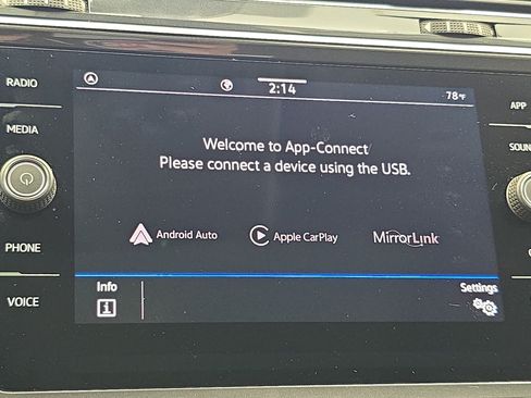 Used 2023 Volkswagen Tiguan SE w/ Panoramic Sunroof Package FWD image 22