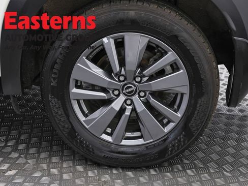 Used 2024 Nissan Pathfinder SV w/ SV Premium Package AWD/4WD image 36