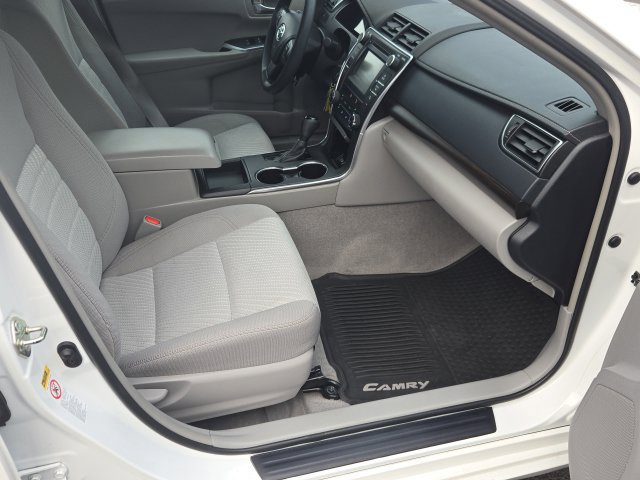 Used 2015 Toyota Camry LE FWD image 9