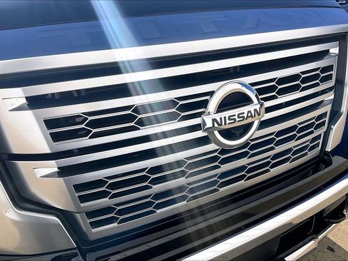 Used 2022 Nissan Titan Platinum Reserve w/ Moonroof Package image 35