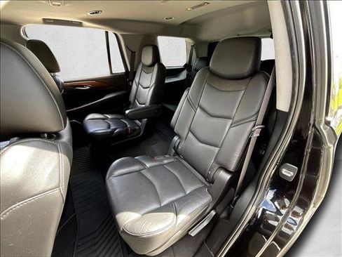Used 2019 Cadillac Escalade Luxury RWD image 27