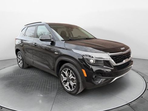 Used 2022 Kia Seltos EX image 7