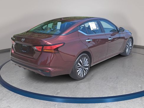 Used 2025 Nissan Altima 2.5 SV FWD image 5
