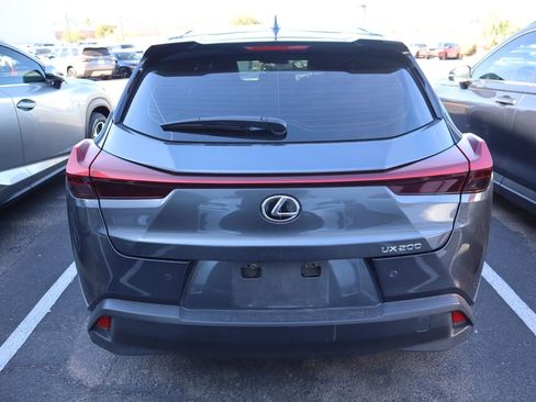 Used 2022 Lexus UX 200 image 4