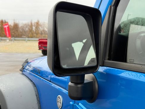 Used 2014 Jeep Wrangler Unlimited Rubicon w/ Dual Top Group image 36