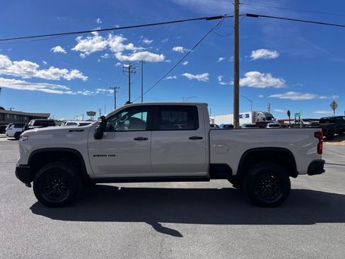 Used 2026 Chevrolet Silverado 2500 ZR2 w/ LPO, Dark Essentials Package image 14