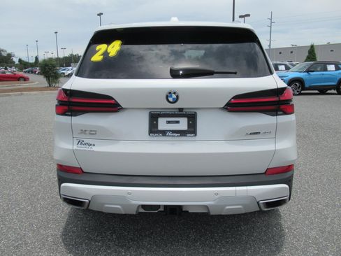 Used 2024 BMW X5 xDrive40i w/ Premium Package AWD/4WD image 6