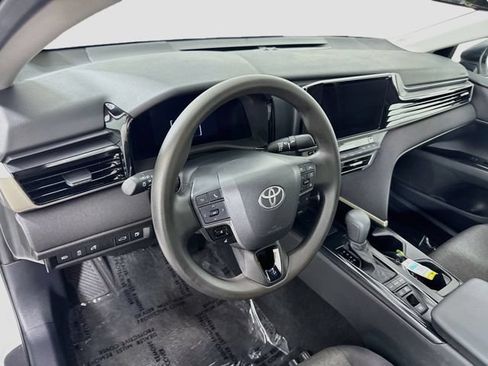 Used 2025 Toyota Camry LE FWD image 9