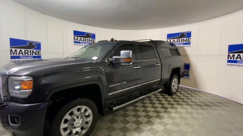 Used 2016 GMC Sierra 2500 Denali w/ Duramax Plus Package AWD/4WD image 6