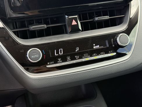 Used 2025 Toyota Corolla LE FWD image 23