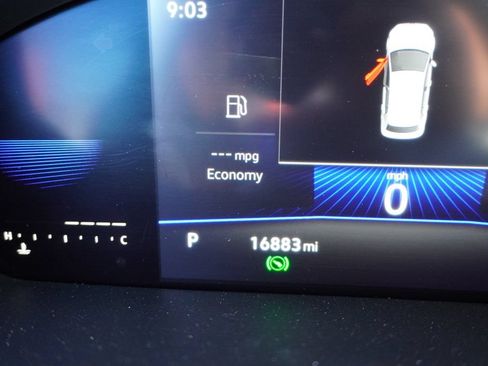 Used 2022 Volkswagen Taos SE FWD image 6