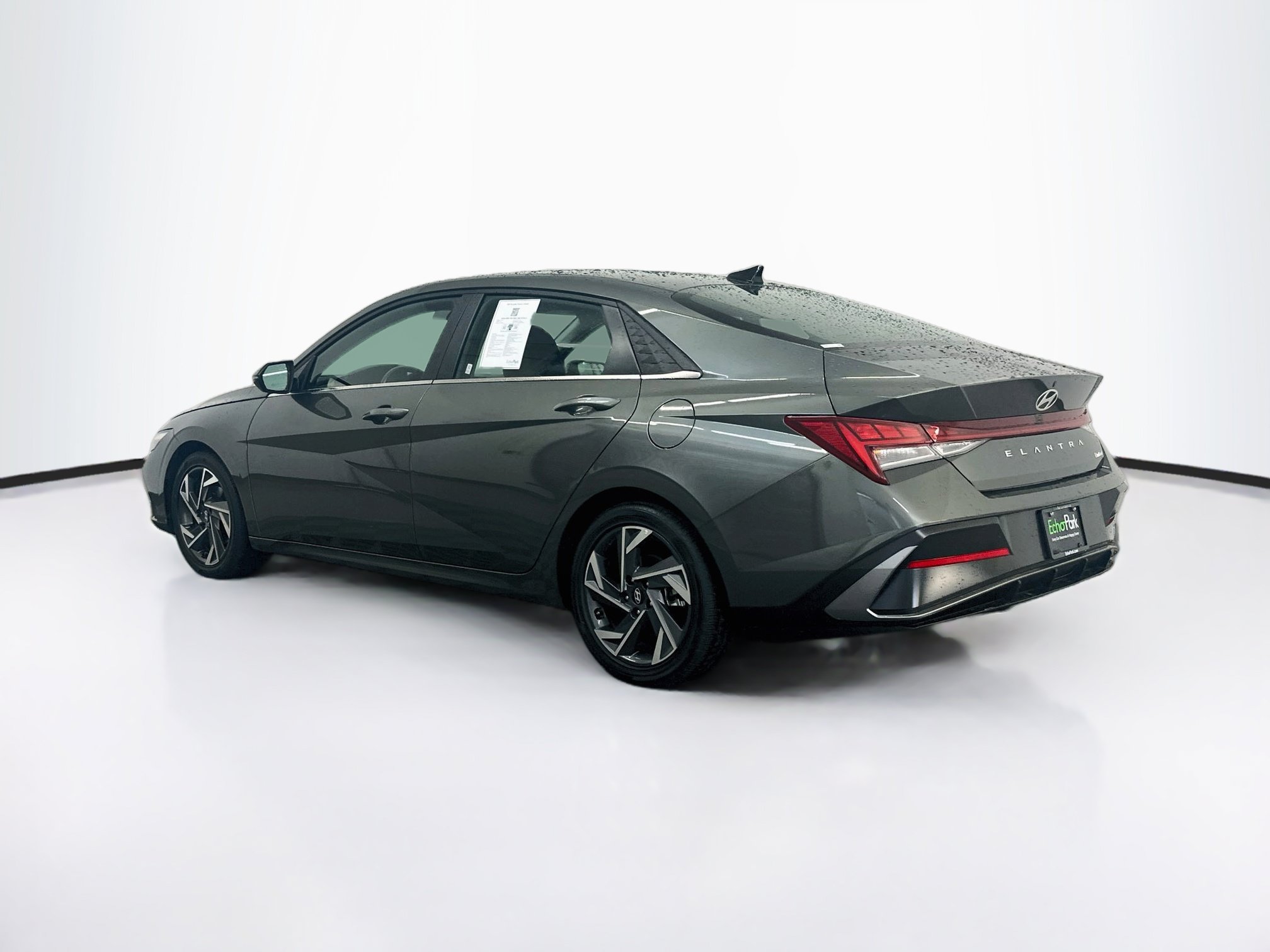 Used 2025 Hyundai Elantra Limited FWD image 5