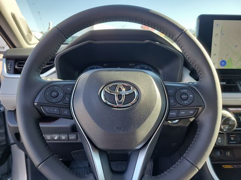 Used 2025 Toyota RAV4 Limited image 26