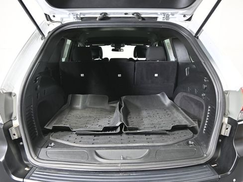 Used 2018 Jeep Grand Cherokee Laredo image 16