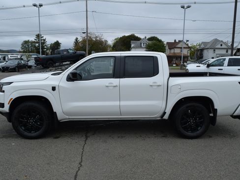 Used 2026 Nissan Frontier SV w/ All-Weather Content Package AWD/4WD image 1