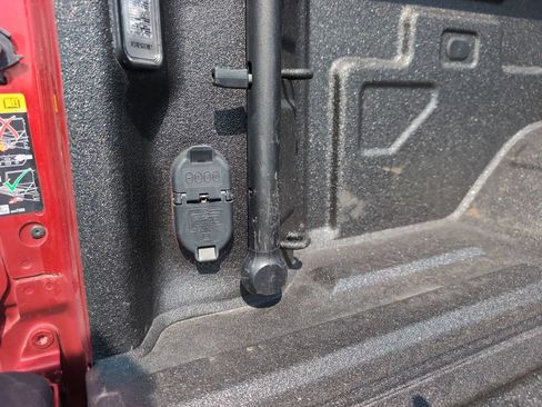 Used 2025 GMC Sierra 2500 AT4 w/ AT4 Premium Plus Package AWD/4WD image 12