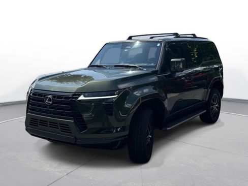 Used 2025 Lexus GX 550 w/ Cold Area Package AWD/4WD image 2