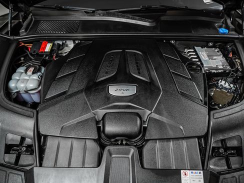 Certified 2021 Porsche Cayenne S AWD/4WD image 12