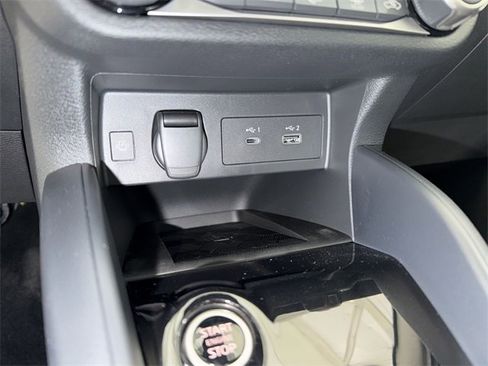 New 2025 Nissan Versa SR image 24