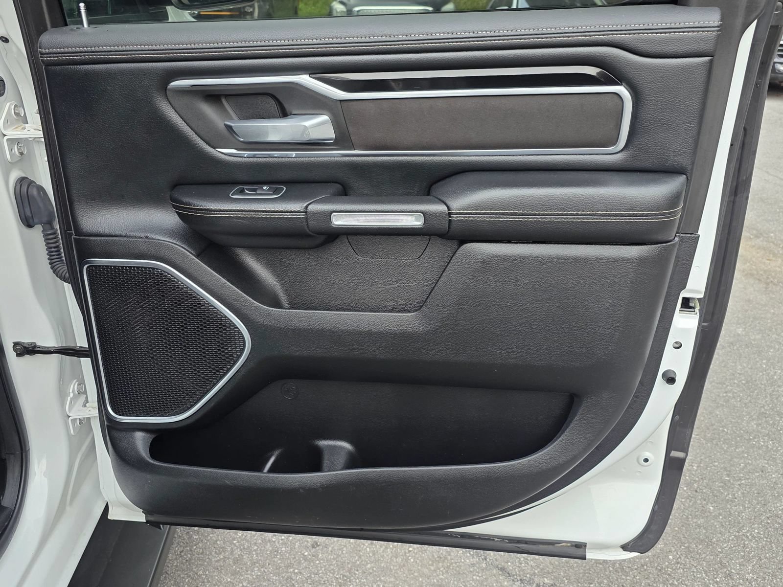 Used 2020 RAM 1500 Laramie w/ Sport Appearance Package AWD/4WD image 29
