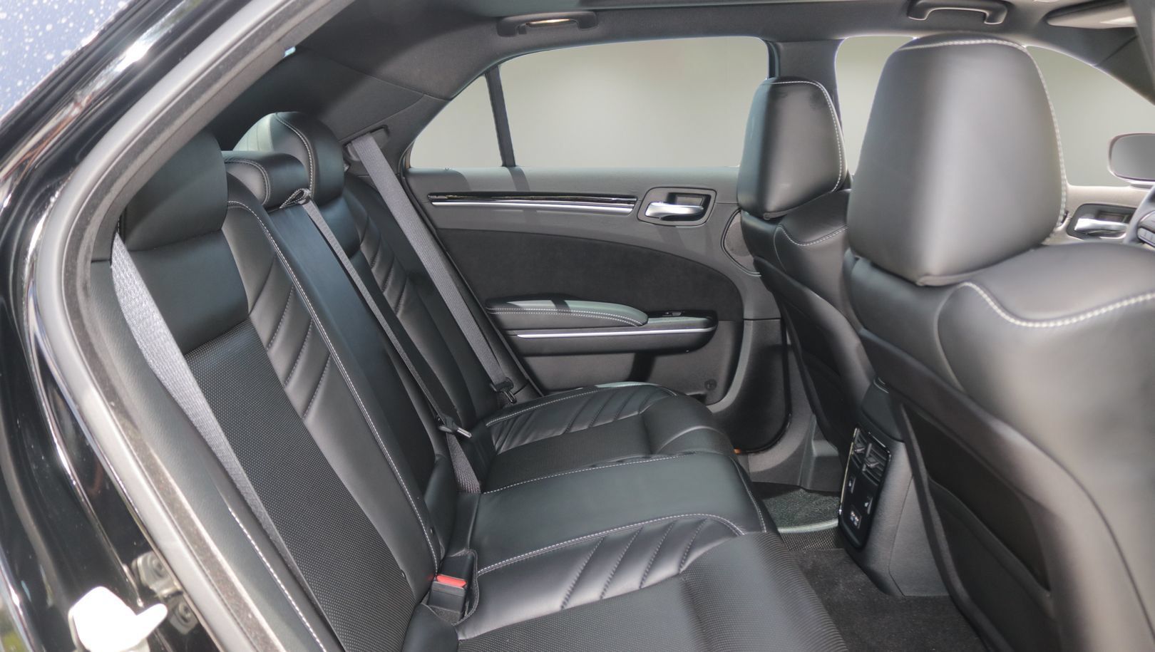 Used 2023 Chrysler 300 C RWD image 15