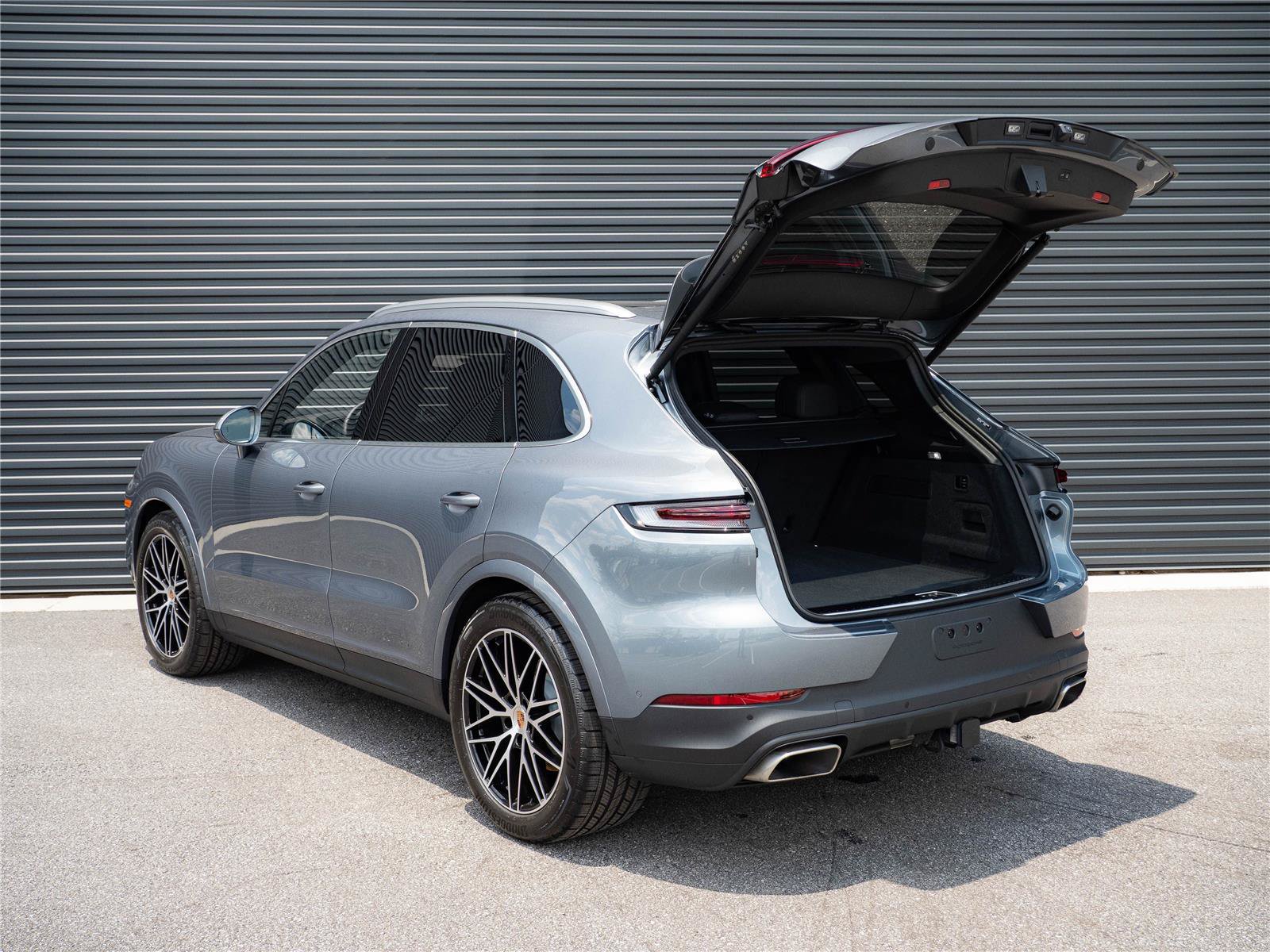 Certified 2026 Porsche Cayenne AWD/4WD image 34