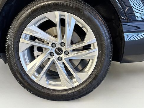 Used 2022 Audi Q7 3.0T Premium w/ Convenience Package AWD/4WD image 30