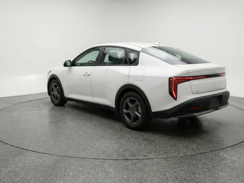 Used 2025 Kia K4 FWD image 6