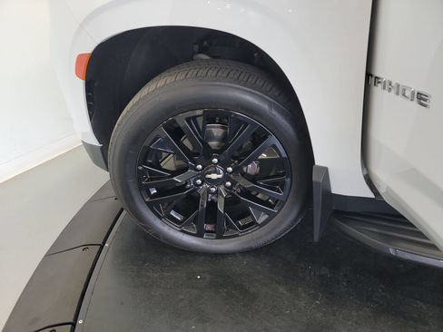 Used 2024 Chevrolet Tahoe Premier AWD/4WD image 30