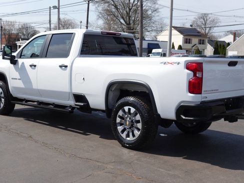 Used 2025 Chevrolet Silverado 2500 Custom w/ Custom Convenience Package AWD/4WD image 3