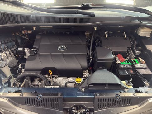 Used 2012 Toyota Sienna XLE w/ Entertainment Pkg FWD image 31