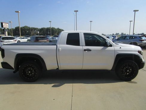 Used 2017 Toyota Tundra SR RWD image 9