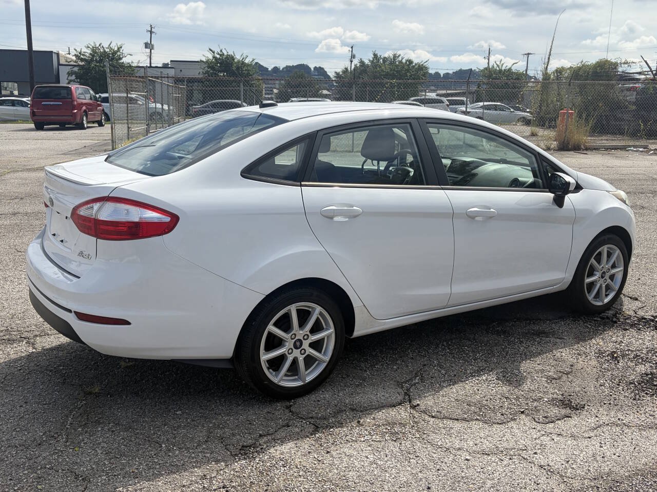 Used 2019 Ford Fiesta SE w/ Equipment Group 201A FWD image 5