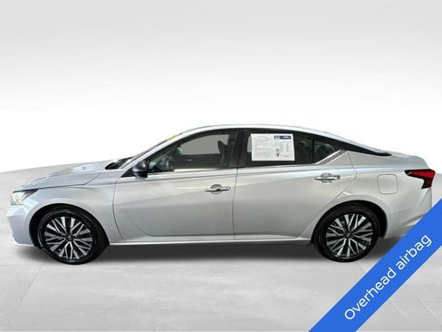 Used 2024 Nissan Altima 2.5 SV FWD image 8