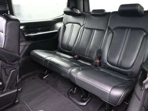 Used 2022 Jeep Wagoneer Series III w/ Flexible Seating Group image 15