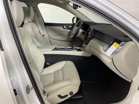 Certified 2025 Volvo XC60 T8 Plus w/ Protection Package Premier AWD/4WD image 22
