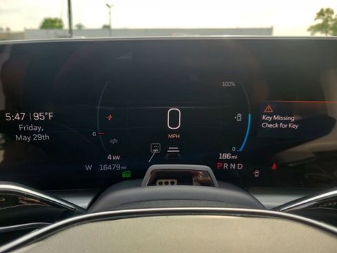 Used 2024 Cadillac Lyriq Luxury AWD/4WD image 13