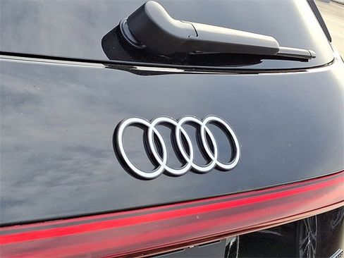 New 2025 Audi Q5 Premium Plus image 18