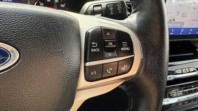 Used 2022 Ford Explorer Limited w/ Equipment Group 301A AWD/4WD image 17