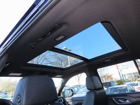 Used 2022 Chevrolet Tahoe LT w/ LT Signature Plus Package image 16