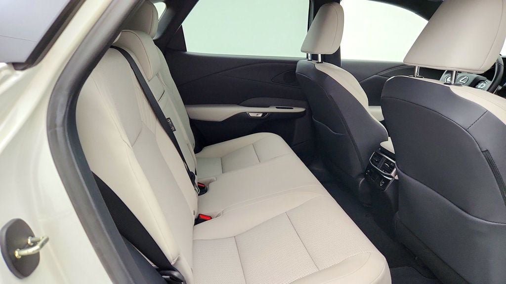 Used 2024 Lexus RX 350 Premium w/ Accessory Package (Z1) FWD image 22